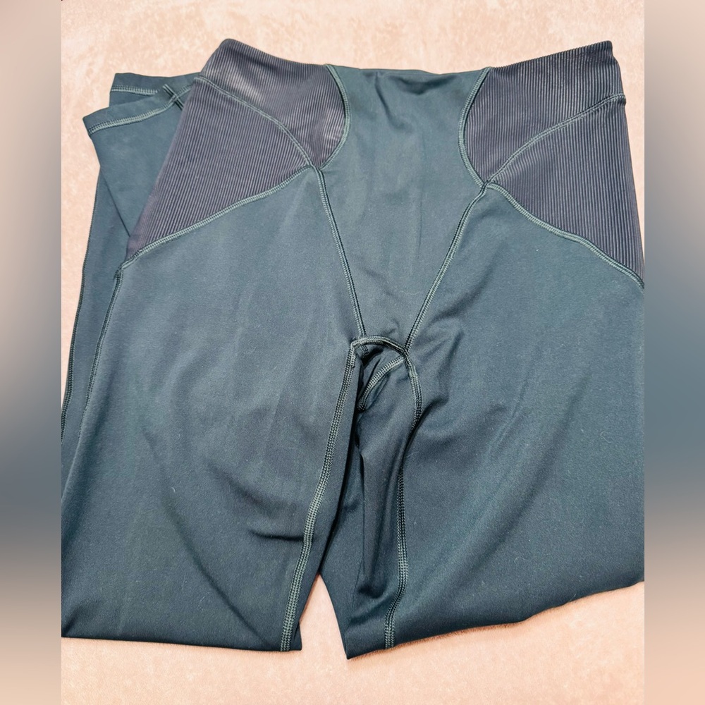 Savage X Fenty Olive Green Leggings Medium Curve Alert